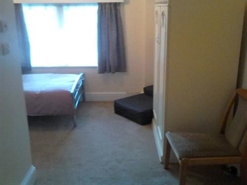Отель The Rose & Crown Bulford Экстерьер фото